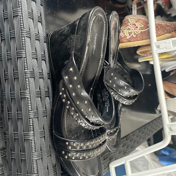 Platform - Picture 2 of 2